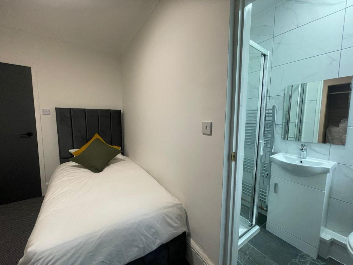 Woodford Hotel Londra Dış mekan fotoğraf