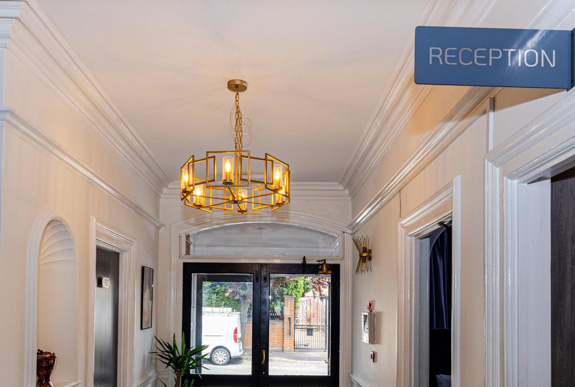 Woodford Hotel Londra Dış mekan fotoğraf