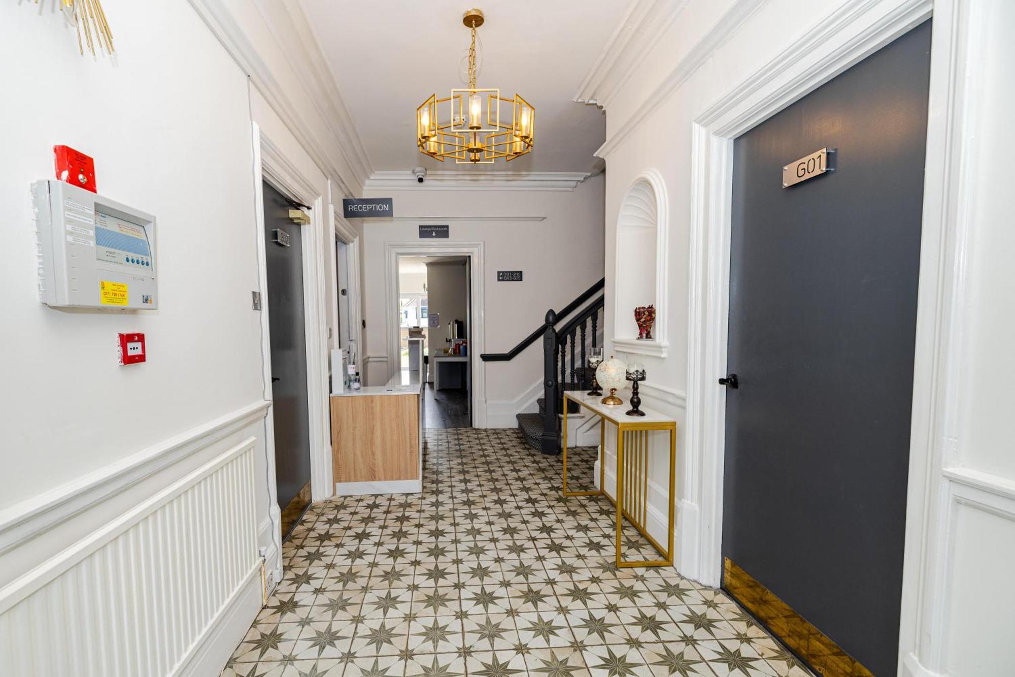 Woodford Hotel Londra Dış mekan fotoğraf