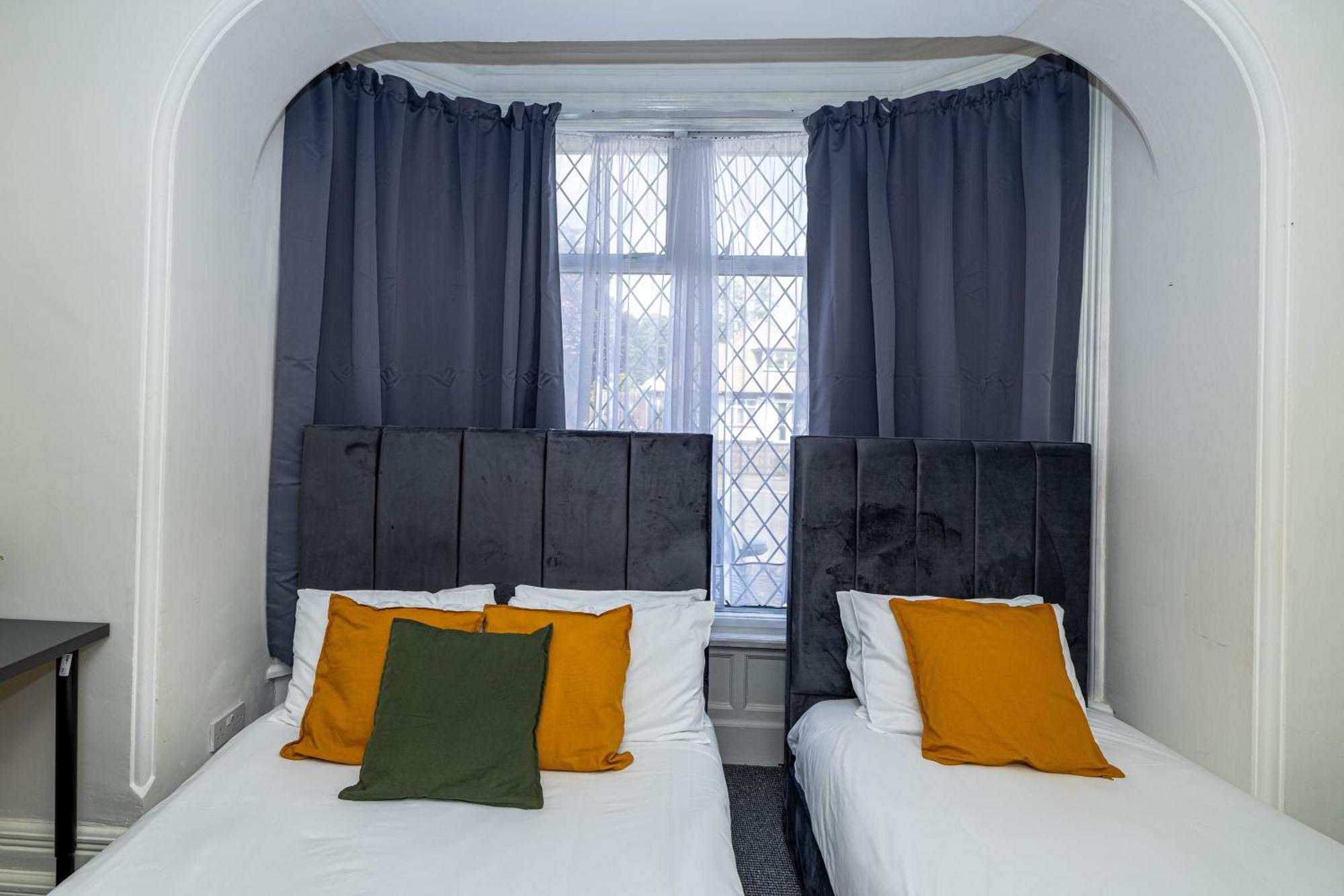 Woodford Hotel Londra Dış mekan fotoğraf