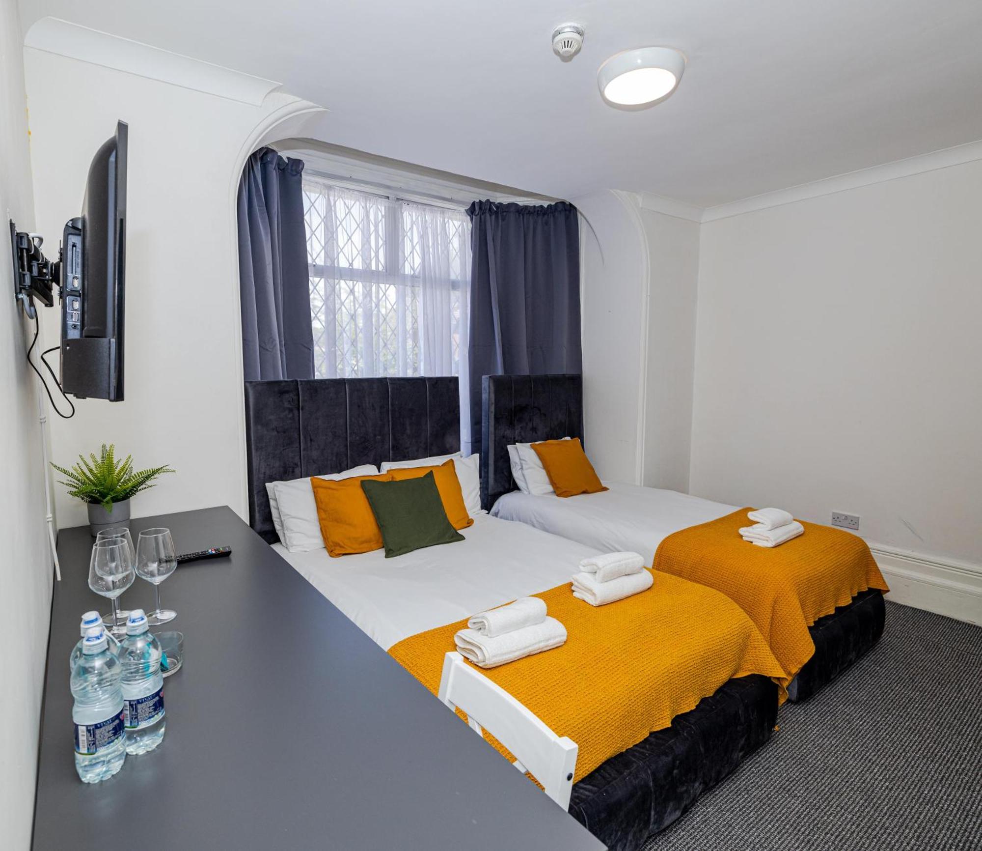 Woodford Hotel Londra Dış mekan fotoğraf