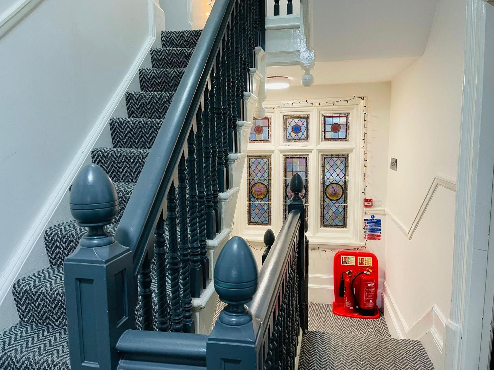 Woodford Hotel Londra Dış mekan fotoğraf