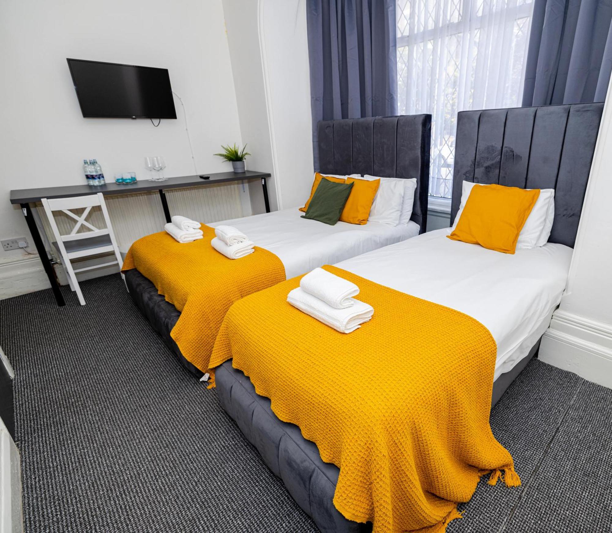 Woodford Hotel Londra Dış mekan fotoğraf