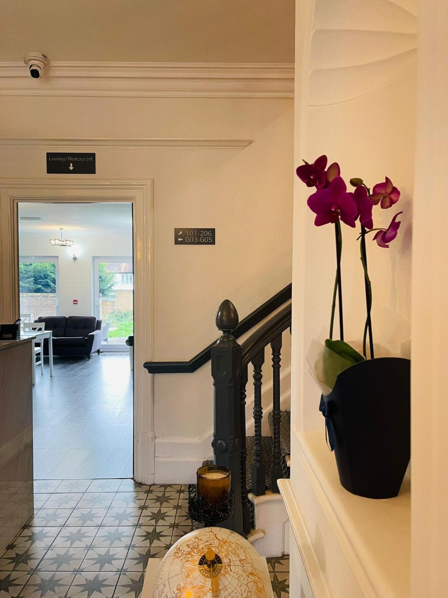 Woodford Hotel Londra Dış mekan fotoğraf